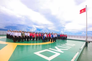 Hải trình đầy yêu thương của Đoàn đại biểu TP.HCM đến biển đảo Tây Nam 