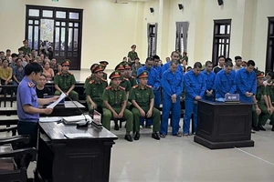 Hỗn chiến trong đêm, thiếu niên 14 tuổi tử vong, 11 bị cáo lãnh án nặng