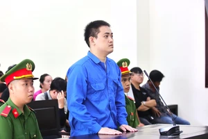 Con trai đâm chết con nợ của mẹ, lĩnh án hơn 17 năm tù