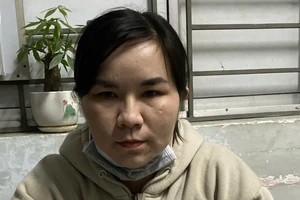 Bắt người phụ nữ giả vờ mua rồi giật vé số của bé trai 11 tuổi