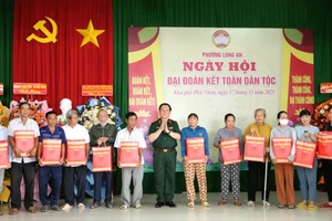 Đại tướng Nguyễn Trọng Nghĩa dự Ngày hội Đại đoàn kết tại Tây Ninh