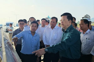 Phó Thủ tướng Mai Văn Chính kiểm tra Vành đai 3