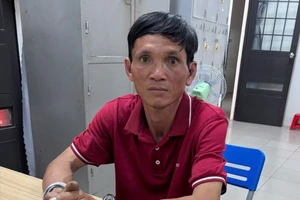 Nhân viên cửa hàng trộm hơn 600 triệu đồng để chơi đánh bạc trực tuyến