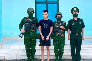 Đang nhập cảnh vào Việt Nam, nghi can bị truy nã ma túy bị bắt giữ