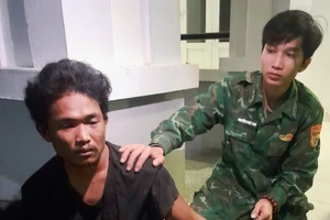 Bắt quả tang người Campuchia bẫy khỉ trái phép ở rừng Lò Gò – Xa Mát