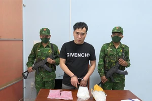 Thanh niên vận chuyển hơn 2,8kg ma túy từ Campuchia về TP.HCM thì bị bắt