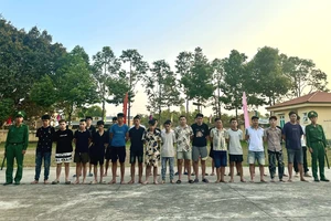 27 người bơi qua sông về Việt Nam sau khi rời các casino, trung tâm lừa đảo