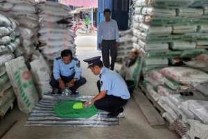 Xử phạt gần 70 triệu đồng một hộ kinh doanh phân bón ở Đồng Tháp