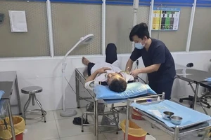 Nhắc nhở nẹt pô, bảo vệ khu đô thị bị đánh hội đồng trọng thương