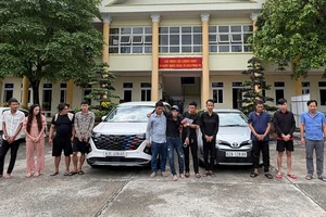 Bắt băng nhóm khống chế cướp xe, giam lỏng và ép nạn nhân chuyển tiền