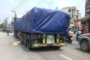 Nữ sinh 16 tuổi tử vong sau va chạm với xe đầu kéo trên đường đến trường