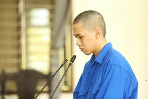 Nghi cậu ruột lấy áo, thanh niên đâm chết người thân lãnh 25 năm tù