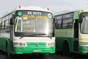 Vé xe buýt tăng vọt 40.000 đồng, cơ quan chức năng vào cuộc