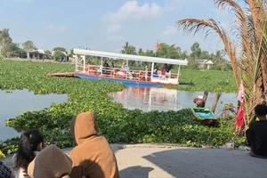 Hai trẻ nhỏ mất tích nghi đuối nước tại bến phà trên sông Vàm Cỏ Tây