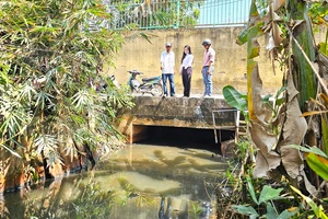 Người dân yên tâm sau sự cố nước vàng chảy ra từ KCN Phúc Long