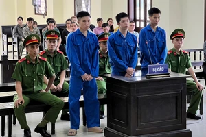 Tìm bạn gái rồi gây án mạng tại quán dê, hai thanh niên lãnh án chung thân