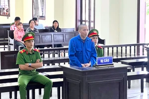 Lĩnh 16 năm tù vì mang dao truy sát người cho vay trả góp