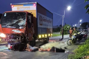 Tây Ninh: Ba thanh niên tử vong sau cú tông trực diện xe tải