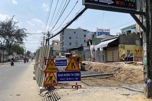 Hơn 360 hộ dân bàn giao mặt bằng mở rộng đường Dương Quảng Hàm, TP.HCM