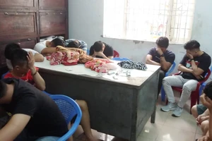 Hàng chục nam nữ phê thuốc trong quán karaoke ở Đà Nẵng