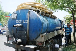 Đổ trộm nhớt thải xuống cống nước, bị phạt 383 triệu đồng