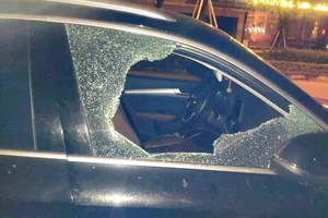 Đập kính ô tô Audi trộm 35 triệu đồng 