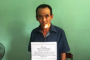 Giấu 2 kg ma túy trong ba lô, bị hải quan phát hiện