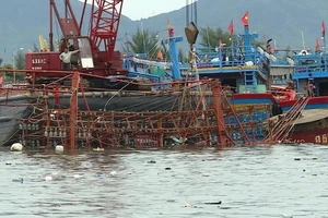 Cứu tàu gặp nạn, 2 phương tiện cùng chìm ở Đà Nẵng