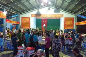 Nghi ngờ công ty bán hàng lừa đảo, dân vây chủ tịch phường