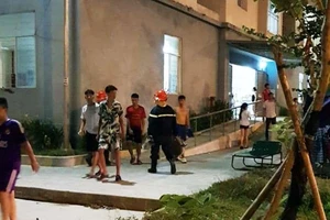 Đốt nhang chung cư khóa cửa gây cháy, nhiều người bỏ chạy