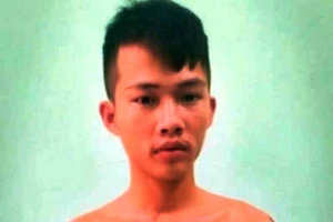 Camera an ninh ghi hình kẻ trộm trước khi bị lấy đi