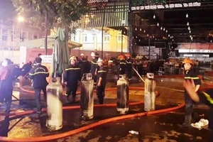 Cháy quán hải sản ở Đà Nẵng, khách hốt hoảng bỏ chạy