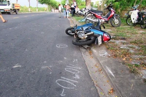 Đà Nẵng: Người đàn ông tử vong khi tự tông trụ điện