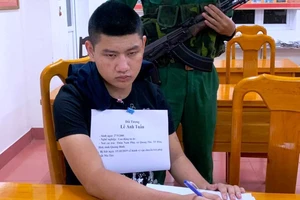 Bắt 3 thanh niên vận chuyển ma túy xuyên quốc gia bằng ô tô