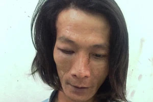 Nam phụ hồ phá quán cà phê vì nữ sinh viên từ chối tình cảm