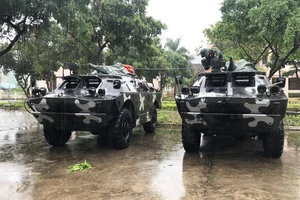 Xe bọc thép sẵn sàng ứng cứu tại các vùng chia cắt trong bão 