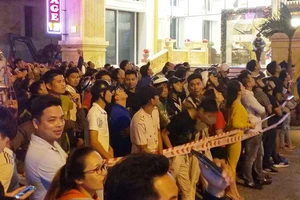 Người đàn ông cắt bộ phận sinh dục, dọa nhảy từ tầng 23