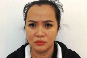 Đà Nẵng: 1 phụ nữ lừa tiệm vàng bằng dây chuyền giả