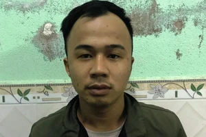  Đà Nẵng: Vào tận nhà nghỉ đánh ghen, cướp ví tình địch