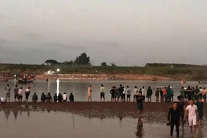 Vụ chìm ghe 6 người mất tích: 3 mẹ con giáo viên gặp nạn