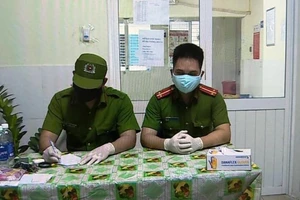 Chồng và người nhà bệnh nhân 35 trốn cách ly bằng cách nào