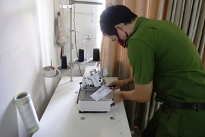 Phát hiện cơ sở sản xuất khẩu trang 'chui' tại Đà Nẵng