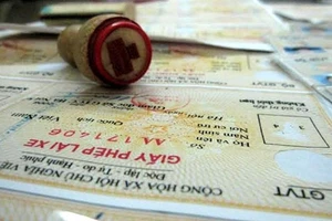 Thuê ô tô rồi làm giấy tờ giả đi cầm 1 tỉ đồng