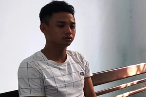 Bắt kẻ chuyên giật tài sản của trẻ em