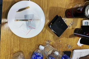 Nhóm nam nữ phê ma túy trong khách sạn ở Đà Nẵng