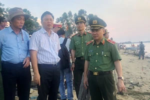 Vụ lật ghe 5 người mất tích: Đã tìm được 2 thi thể