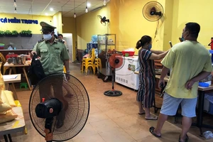 Đà Nẵng: Quản lý thị trường lập biên bản 1 quán bán bún 