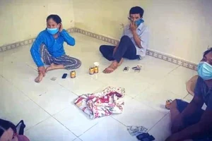 Đà Nẵng: Liên tiếp bắt các nhóm đánh bạc, bất chấp dịch