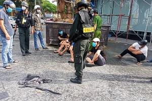 Mang dao đi trả thù cho em trai thì gặp 911 Đà Nẵng