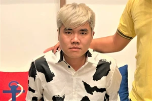 Nghi sát hại chị ruột, cướp tiền rồi rủ bạn gái đi du lịch